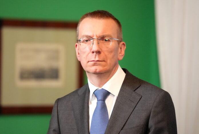 Edgars Rinkēvičs, Evika Siliņa, Latvijas valdība, koalīcija, budžets 2025, valdības stabilitāte, priekšvēlēšanu retorika, JV, ZZS, Progresīvie, Saeima, politiskā krīze, Valsts prezidents, valdības darbs, Latvijas politika