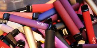 Satversmes tiesa, aromātu aizliegums, e-cigaretes, elektroniskās cigaretes, aromatizētāji, nikotīns, veselības aizsardzība, jaunieši, bērnu veselība, Tabakas izstrādājumu aprites likums