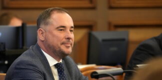 Bez partijām, Didzis Šmits, Alvis Hermanis, Armands Broks, Pēteris Sproģis, Guntars Vītols, Saeimas vēlēšanas, jaunā politiskā kustība, vēlēšanu sistēmas maiņa, Platforma 21, Latvijas politika,