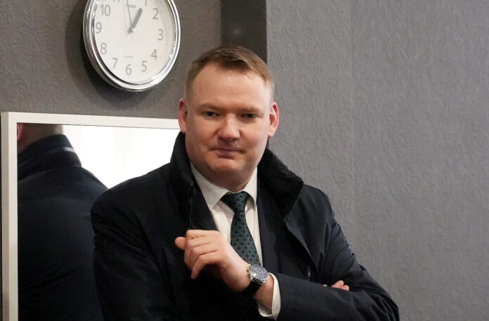 Smiltēns budžets, Edvards Smiltēns kritika, nākamā gada valsts budžets 2026, Jaunā Vienotība pseidoproblēmas, valdības uzticības krīze, opozīcijas viedoklis, budžeta deficīts Latvijā