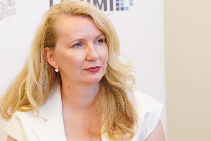 Foto: Paula Čurkste/LETA Stambulas konvencija, Inese Lībiņa-Egnere, Saeima, izstāšanās no Stambulas konvencijas, debates Saeimā, cilvēktiesības Latvijā, vardarbības novēršana, protesta akcija pie Saeimas,