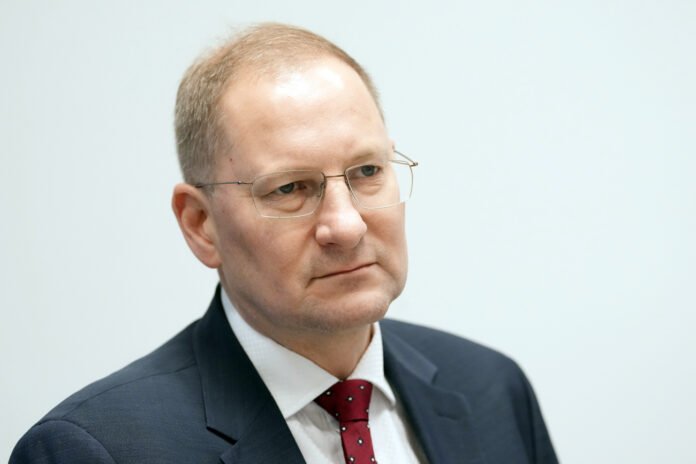 izdienas pensijas, pensiju reforma, Edgars Voļskis, Valsts kanceleja, budžeta izdevumi, pārkvalifikācija, apdrošināšana, ekonomists, Latvija