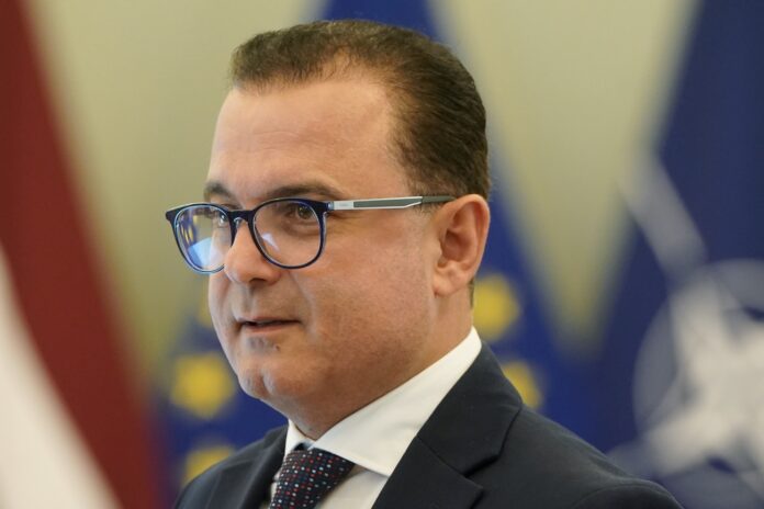 LVSADA, Hosams Abu Meri, veselības ministrs, Veselības ministrija, arodbiedrība, mediķu algas, veselības aprūpes finansējums, veselības aprūpes krīze