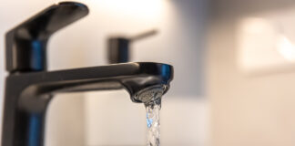 Rīgas ūdens tarifs, ūdens tarifa pieaugums Rīgā, ūdens cena Rīgā, kanalizācijas tarifs Rīgā, SPRK, tarifu paaugstināšana, komunālie maksājumi, ūdens tarifi 2025,