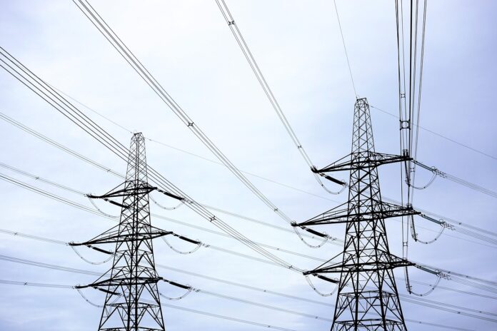 Svarīgi, Igaunija, Latvija, Sāremā, elektrolīnija, gaisa līnija, elektriskie kabeļi, enerģētika, elektrība,