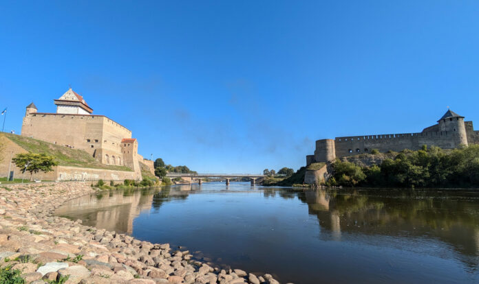Svarīgi, Igaunija, Krievija, Narva, Ivangoroda, sankcijas pret Krieviju, pārtikas produkti, robežas šķēršošana,