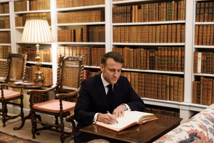 Svarīgi, Francija, Emanuels Makrons, Alēns Minks, politika, Nacionālā asambleja, politiskais padomnieks