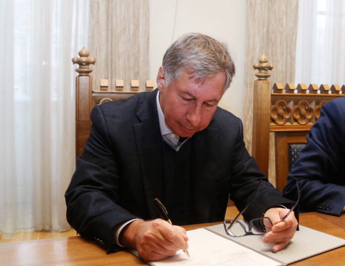 Pjotrs Avens, Avena pilsonība, pilsonības atņemšana, Saeimas balsojums, Nacionālā apvienība, NA pieprasījums, Rihards Kozlovskis,