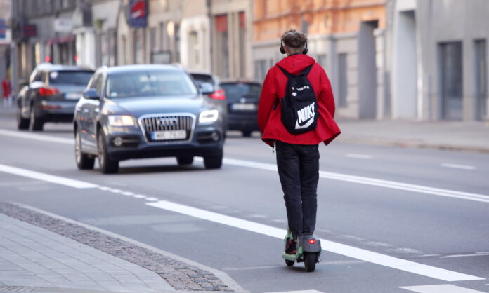 OCTA, mikromobilitāte, Satiksmes ministrija, Ceļu satiksmes noteikumi, elektrovelosipēdi, elektroskūteri, monoriteņi, elektriskie braucamrīki, pašgājēju velosipēdi, reģistrācija, sodi,