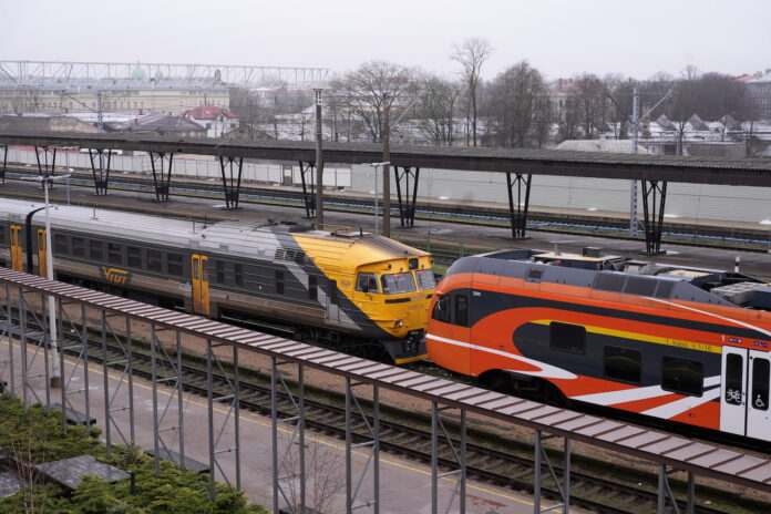 Pasažieru vilciens, bezmaksas brauciens, goda ģimene, daudzbērnu ģimenes, 11. novembris, 18. novembris, Lāčplēša diena, Latvijas Republikas proklamēšanas diena