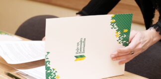 ZZS, Zaļo un zemnieku savienība, ārkārtas valdes sēde, Atis Švinka, ministra demisija, Saeimas balsojums, koalīcijas krīze, Uldis Augulis,