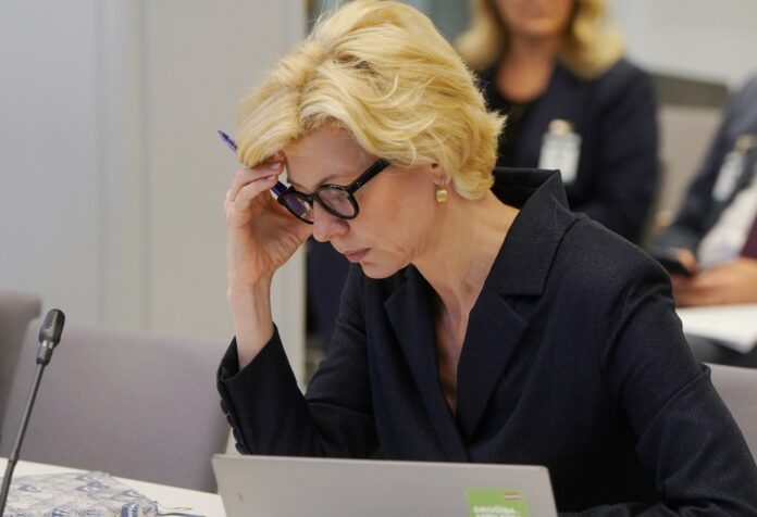 Saeima, partiju finansējums, partiju finansējuma iesaldēšana, valsts budžets 2026, partijas, politika Latvijā, valsts finansējums partijām, budžeta grozījumi