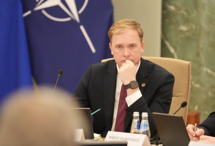 Ventspils osta, Ekonomikas ministrija, Viktors Valainis, Zaļo un Zemnieku savienība, ZZS, Satiksmes ministrija, Atis Švinka, Valsts kase, parādu dzēšana, ostas parāds, noslepenots projekts,