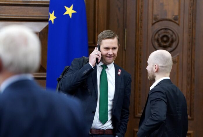 Harijs Rokpelnis, Andris Šuvajevs, Arvils Ašeradens, budžeta sarunas, valsts budžets 2025, koalīcija, ZZS, Progresīvie, Jaunā vienotība, SIF, VKKF finansējums,