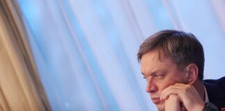 Siguldas dome, Jānis Vimba, Siguldas mērs, Siguldas novada dome, domes balsojums, neuzticības izteikšana, Ina Stupele, mēra atbrīvošana, pašvaldību politika, Siguldas novada partija, domes deputāti, Siguldas politika