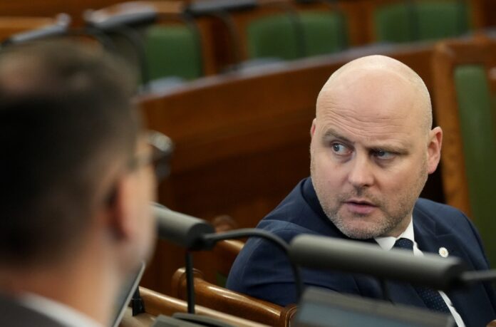 Rīgas siltums, siltumapgādes sadārdzinājums, Andris Kulbergs, Progresīvie, parlamentārā izmeklēšanas komisija, siltuma tarifi Rīgā, Rīgas siltuma tarifs, Latvenergo TEC, siltumenerģijas iepirkumi, SPRK tarifi, enerģētiskā drošība, Rīgas dome