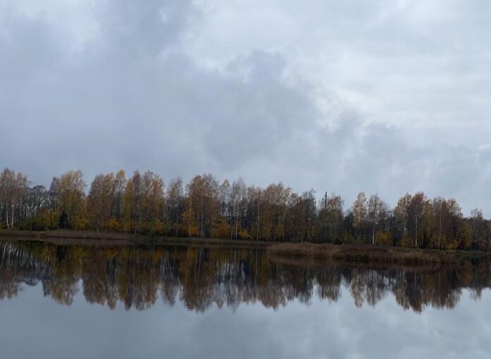 laikapstākļi Latvijā, laika prognoze, LVĢMC, nedēļas nogales laikapstākļi, lietus, migla, temperatūra Latvijā, rudens laikapstākļi, vēja brāzmas, piekraste, silts rudens, laika ziņas