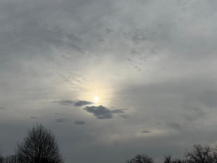 laikapstākļi Latvijā, brīvdienu prognoze, slapjš sniegs, lietus, brāzmains vējš, apledojums, laika prognoze, LVĢMC, nākamās nedēļas laiks, temperatūra Latvijā, piekrastes vējš, stipras brāzmas, cikloni Latvijā