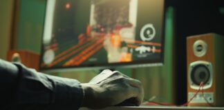 Krievijas propaganda, Rietumu iebrukums, NATO un Krievija, Kolins Smits intervija, Krievijas paranoja, Putina režīms, Krievijas sabiedrības noskaņojums, Krievijas ekonomika