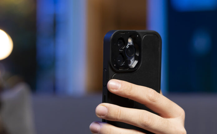 amatpersonu filmēšana, filmēt amatpersonas, tiesībsarga vadlīnijas, amatpersonu privātums, video publicēšana sods, filmēšana iestādēs, datu valsts inspekcija, personas dati