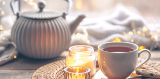 novembra vakari, ko darīt novembrī, drūms novembris, ģimenes vakari mājās, idejas ģimenes vakaram, aktivitātes mājās, ko darīt tumšos vakaros, kopā būšana, puzles likšana, galda spēles ģimenei, kino vakars mājās, patriotiskas filmas, tējas vakars,