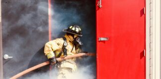 Svarīgi, Hongkonga, ugunsgrēks, bojāgājušie, dzēšanas darbi, nolaidība, celtniecība