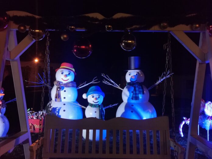 laika prognoze, slideni ceļi, atkalas risks, slapjš sniegs, LVĢMC prognoze, lietus Latvijā, nedēļas laiks, sinoptiķu brīdinājums, brāzmains vējš, migla austrumos, gaisa temperatūra Latvijā