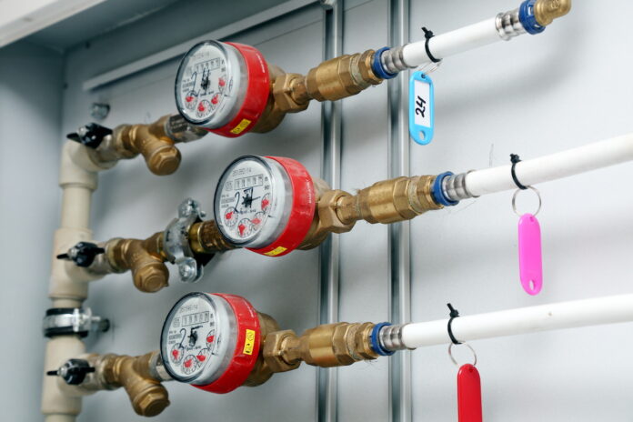 Satversmes tiesa, ūdens skaitītāji, ūdens skaitītāju verifikācija, valsts metroloģiskā kontrole, dzīvokļu skaitītāji, Ministru kabineta noteikumi, Ekonomikas ministrija, īpašuma tiesības, tiesiskā paļāvība, administratīvā sloga mazināšana