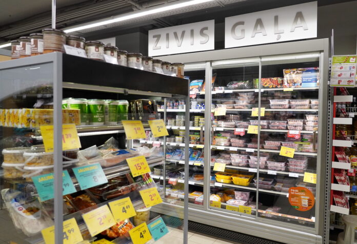 pārtikas cenas Latvijā, pārtikas cenu kritums, Mārtiņš Kazāks, Latvijas Banka, pārtikas cenu tendences, inflācija Latvijā, zemo cenu grozs, mazumtirdzniecība, procentu likmes, monetārā politika