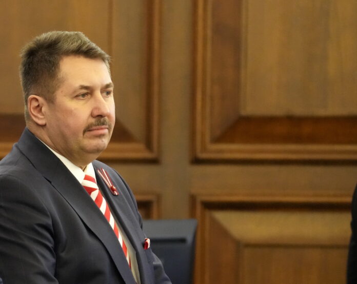 Igors Rajevs, sliežu demontāža, dzelzceļa nojaukšana Latvijā, pretmobilitātes pasākumi, NBS argumenti, militārie eksperti Latvijā, drošība pierobežā, sliežu noņemšanas diskusija, Aizsardzības ministrija, priekšvēlēšanu retorika, dzelzceļš militārajā loģikā