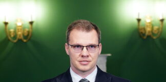 valdošā koalīcija, valdības krīze, Raivis Dzintars, Nacionālā apvienība, Saeimas opozīcija, valdības stabilitāte, Jaunā Vienotība, Evika Siliņa, politiskā situācija Latvijā, Saeimas vēlēšanas, valdības maiņa