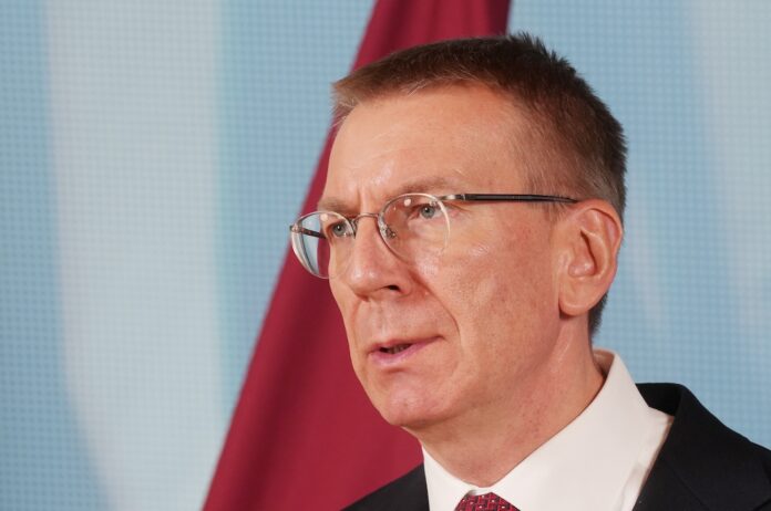 valsts budžets Latvija, Edgars Rinkēvičs, budžeta deficīts, aizsardzības izdevumi, atbalsts ģimenēm, bērna kopšanas pabalsts, akcīzes nodoklis