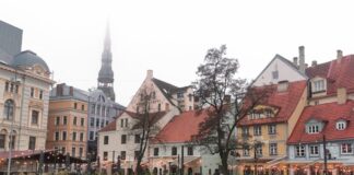 laikapstākļi Latvijā, pirmdienas prognoze, migla Latvijā, dūmaka, sinoptiķu brīdinājums, redzamība uz ceļiem, LVĢMC, temperatūra Latvijā,