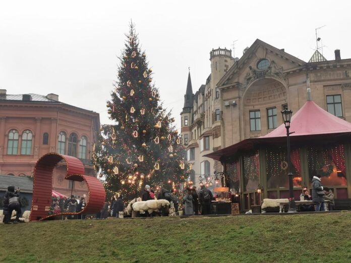 laikapstākļu prognoze, laiks Latvijā, nokrišņi decembrī, lietus Latvijā, sniegs Latvijā, migla Latvijā, decembra laiks, laika ziņas, temperatūra +0 +5, nokrišņi brīvdienās, dienvidu vējš, mākoņains laiks, slapjš sniegs