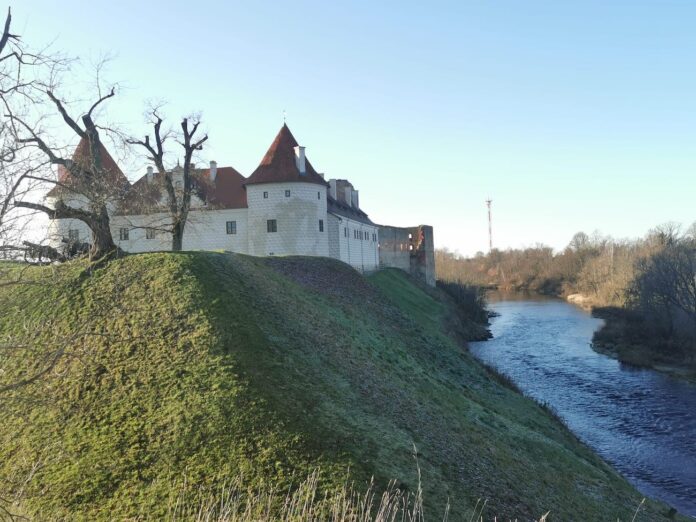 laika prognoze Latvijā, brīvdienu laikapstākļi, lietus un slapjš sniegs, nedēļas nogales prognoze, migla uz ceļiem, temperatūra Latvijā,