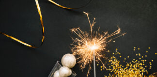 Jaungada ticējumi, Jaungada rituāli, naudas rituāli, naudas piesaistīšana, labklājības rituāli, kā piesaistīt naudu, pilns maks ticējums, nauda kurpē, zivju zvīņas makā, atdot parādus Jaunajā gadā,