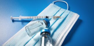 gripas vakcīnu trūkums, gripas vakcinācija Latvijā, valsts apmaksāta vakcinācija, riska grupas, senioru vakcinācija, BKUS, Dace Zavadska, Imunizācijas valsts padome, SPKC, gripas komplikācijas, vakcīnu iepirkums, sabiedrības veselība, saslimstība ar gripu, Veselības ministrija