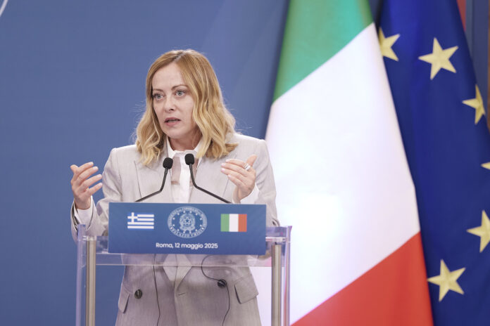 Svarīgi, Itālija, Itālijas brāļi, vardarbība, jauniešu organizācija, Džordžija Meloni, fašisms,