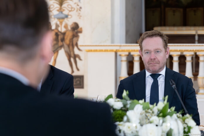 Svarīgi, Nīderlande, NATO, Eiropas Savienība, Robs Jetens, Deivids van Vīls, Donalds Tramps, Marks Rute