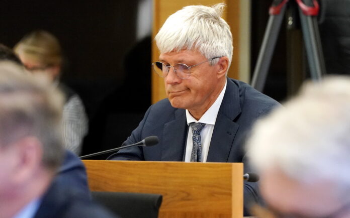 Rēzekne, Aleksandrs Bartaševičs, Olga Bartaševiča, VZD, Valsts zemes dienests, būvniecības pārkāpumi, siltumtrase, Rēzeknes dome, kadastra dati, BVKB