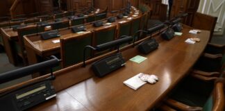 Latvijas valdība, koalīcija, valdības stabilitāte, Saeimas vēlēšanas, politiskā situācija Latvijā, koalīcijas strīdi, priekšvēlēšanu periods, Latvijas politika, valdības krīze, politologu vērtējums, opozīcija Latvijā