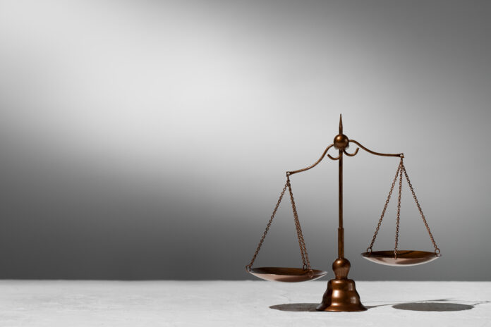 Svarīgi, Polija, Ungārija, Donalds Tusks, Zbigņevs Zjobro, tieslietu sistēma, politiskais patvērums, Pēters Sijārto, Tomašs Semoņaks,