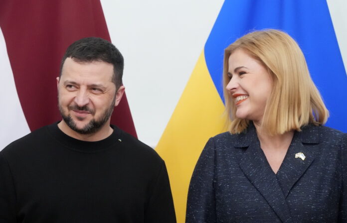 Latvija Ukraina atbalsts, 10 miljoni eiro Ukrainai, NATO PURL, Prioritised Ukraine Requirements List, Evika Siliņa, Ukrainas bruņojums, ASV militārais aprīkojums, Latvijas aizsardzības politika