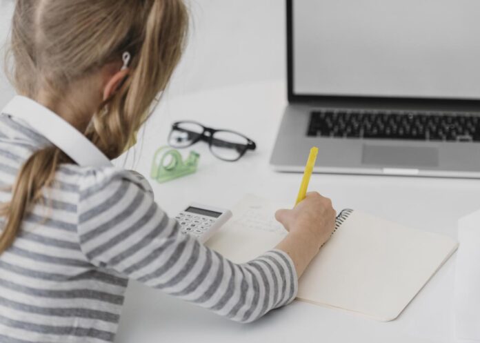 tālmācība Latvijā, Izglītības likuma grozījumi, klātienes mācības, Saeimas lēmums, sākumskola, 1.–6. klase, ģimenes izglītība, kombinētās mācības, Izglītības un zinātnes ministrija,