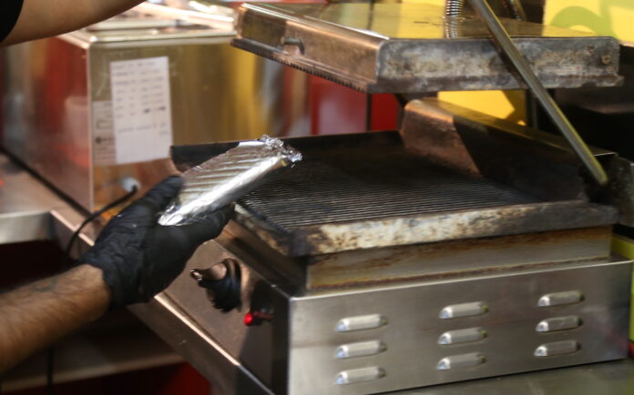 PVD pārbaudes Latvija, higiēnas pārkāpumi ēdināšana, sabiedriskā ēdināšana Latvijā, pārtikas drošība Latvija, PVD slēdz uzņēmumus, kebabi Latvijā pārbaudes,