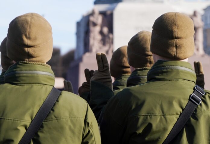 drona incidents Latvijā, Latvijas drošība, Sigita Struberga, LATO, NBS drons, Baltijas drošība, Krievija Ukraina droni, gaisa telpas apdraudējums, šūnu apraide Latvija, civilā aizsardzība, NATO drošība Latvijā