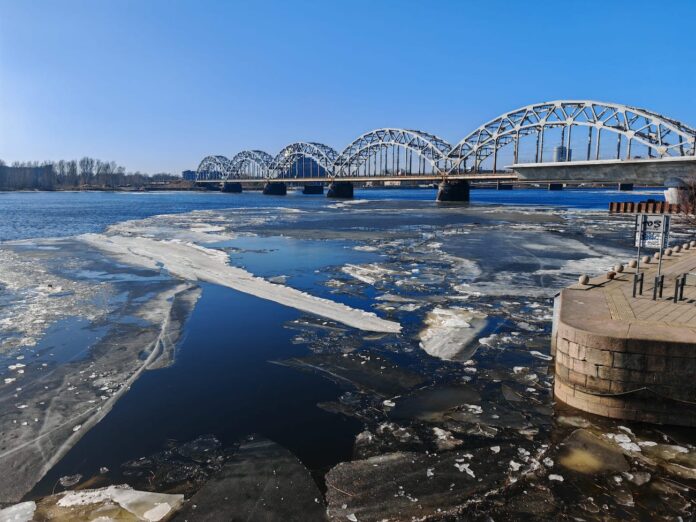 laika prognoze Latvijā, laikapstākļi Latvijā, trešdien laiks, ceturtdien laiks, piektdien lietus, slapjš sniegs Latvijā, nedēļas nogales laiks, temperatūra Latvijā, migla Latvijā, sinoptiķu prognoze