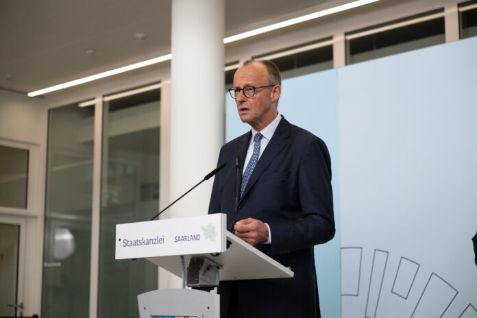 Svarīgi, Vācija, Sīrija, Frīdrihs Mercs, Ahmeds aš Šarā, bēgļi, patvēruma meklētāji,