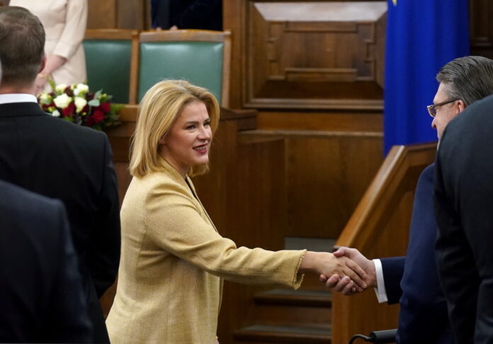 Evika Siliņa, Jaunā Vienotība, LPV, KNAB, Itālijas seminārs, Konrāda Adenauera fonds, politiķu brauciens, Latvijas politika, opozīcija, politiskais skandāls