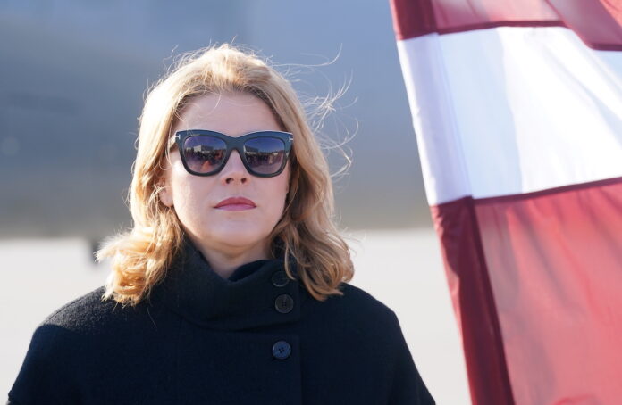 Evika Siliņa, airBaltic aizdevums, valdības krīze Latvijā, koalīcijas sabrukums, ZZS, Atis Švinka, Latvijas politika, valdības stabilitāte, 30 miljonu aizdevums, politiskais konflikts